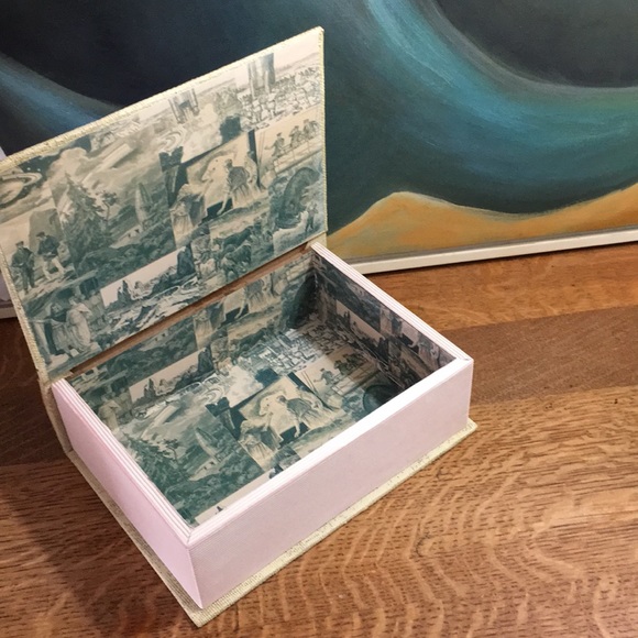 Space Storage Book Box - Picture 6 of 8